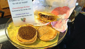 Hati-hati dengan Makanan Cepat Saji, Dua Tahun Dibiarkan Burger Ini Tidak Busuk